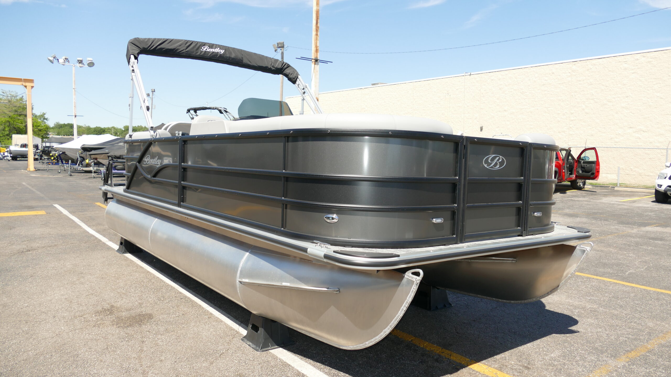 2026 Bentley Pontoons Legacy 200 Navigator - Image 3