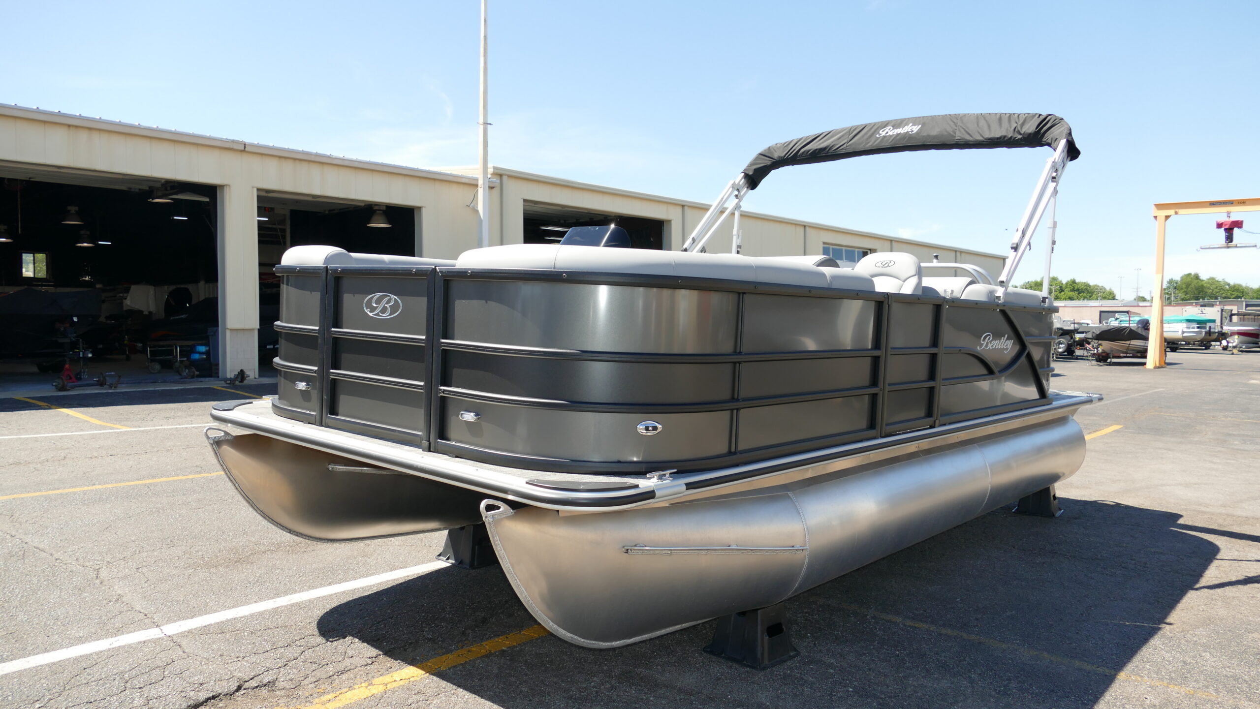 2026 Bentley Pontoons Legacy 200 Navigator - Image 5