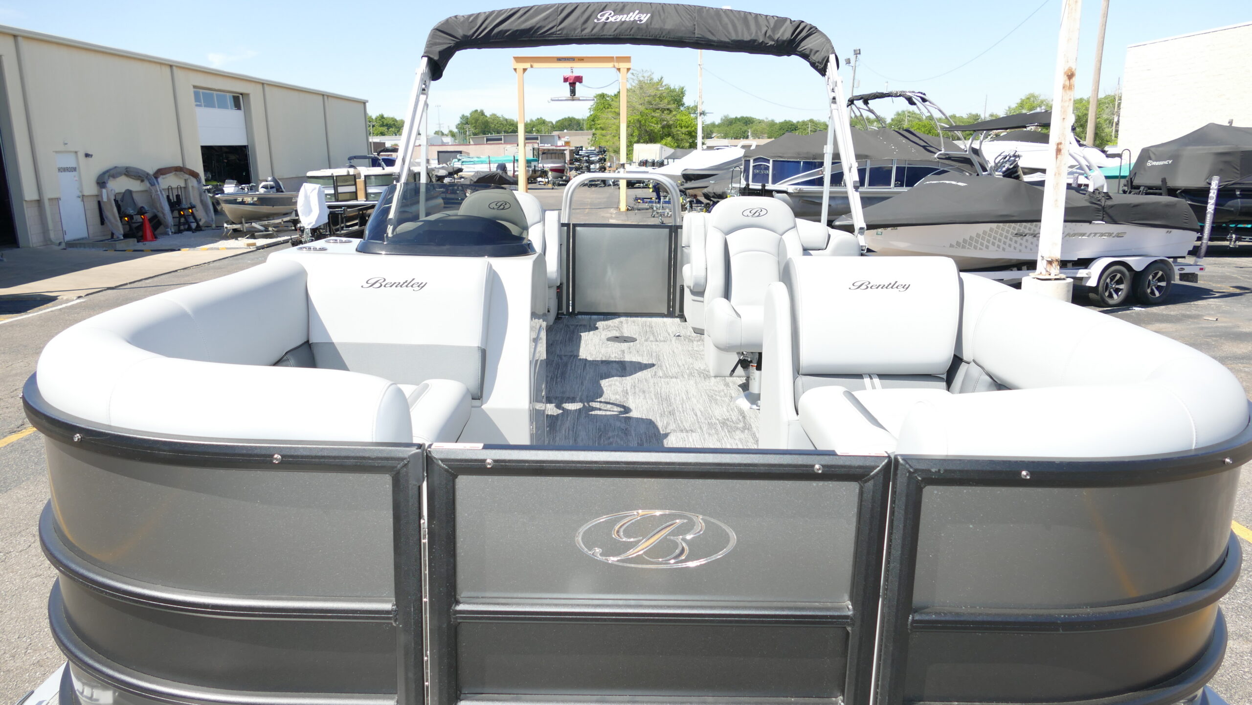 2026 Bentley Pontoons Legacy 200 Navigator - Image 10