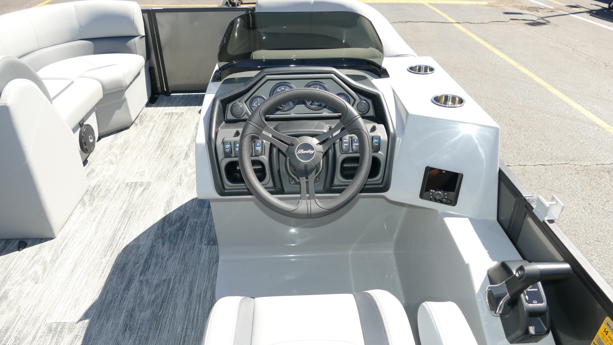 2026 Bentley Pontoons Legacy 200 Navigator - Image 12