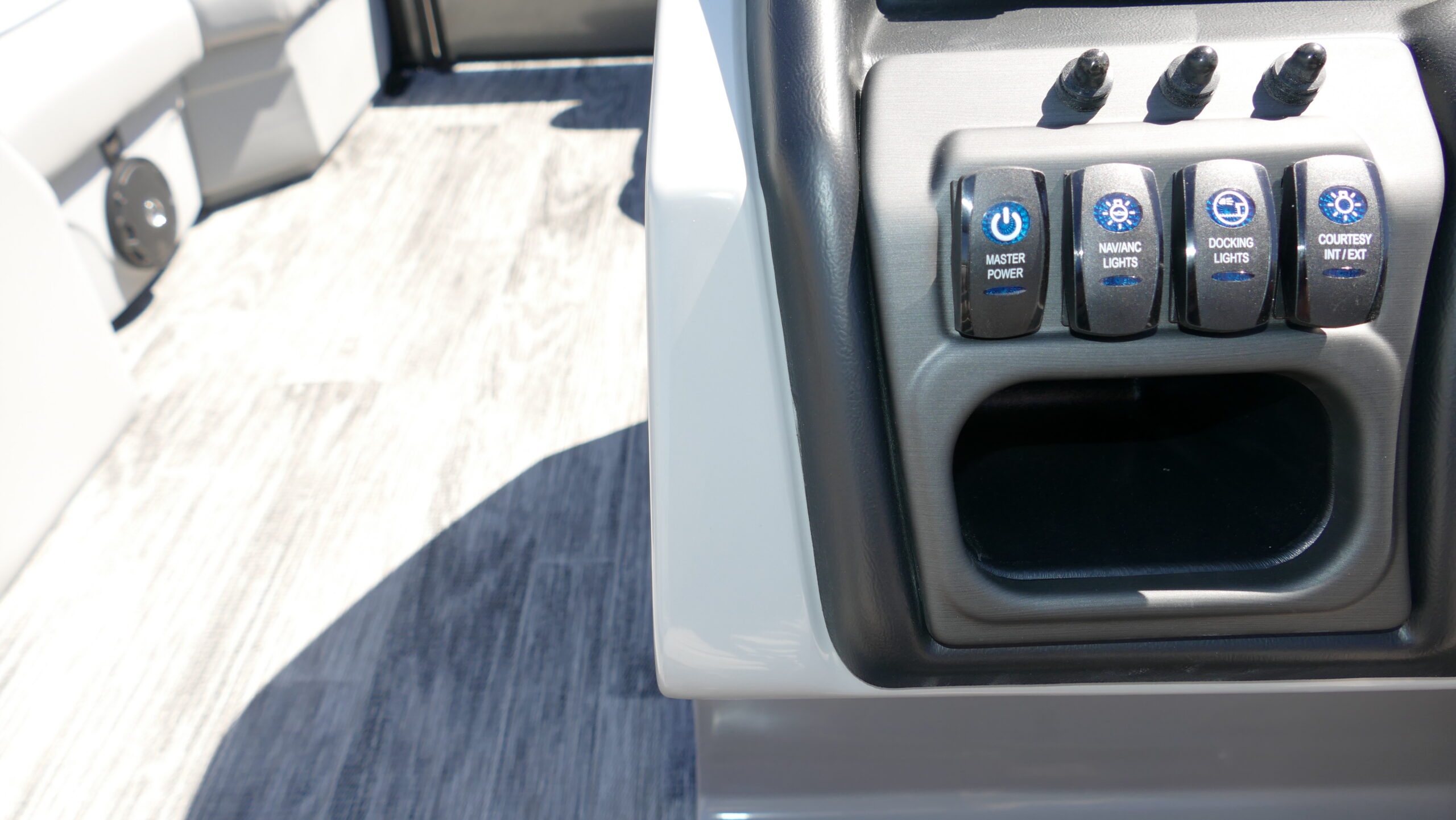 2026 Bentley Pontoons Legacy 200 Navigator - Image 14