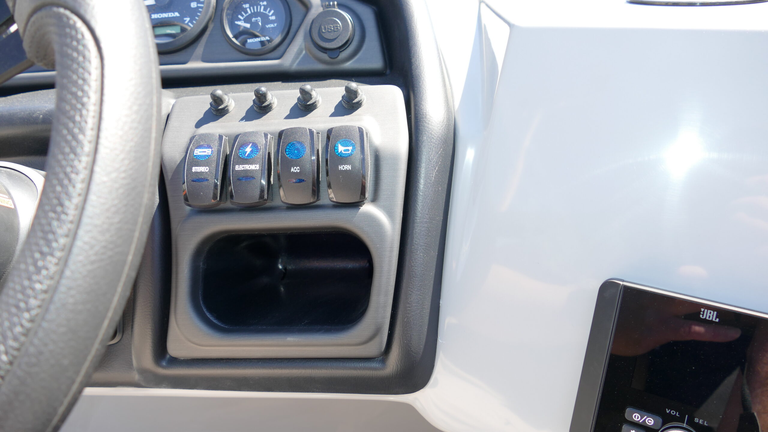 2026 Bentley Pontoons Legacy 200 Navigator - Image 15