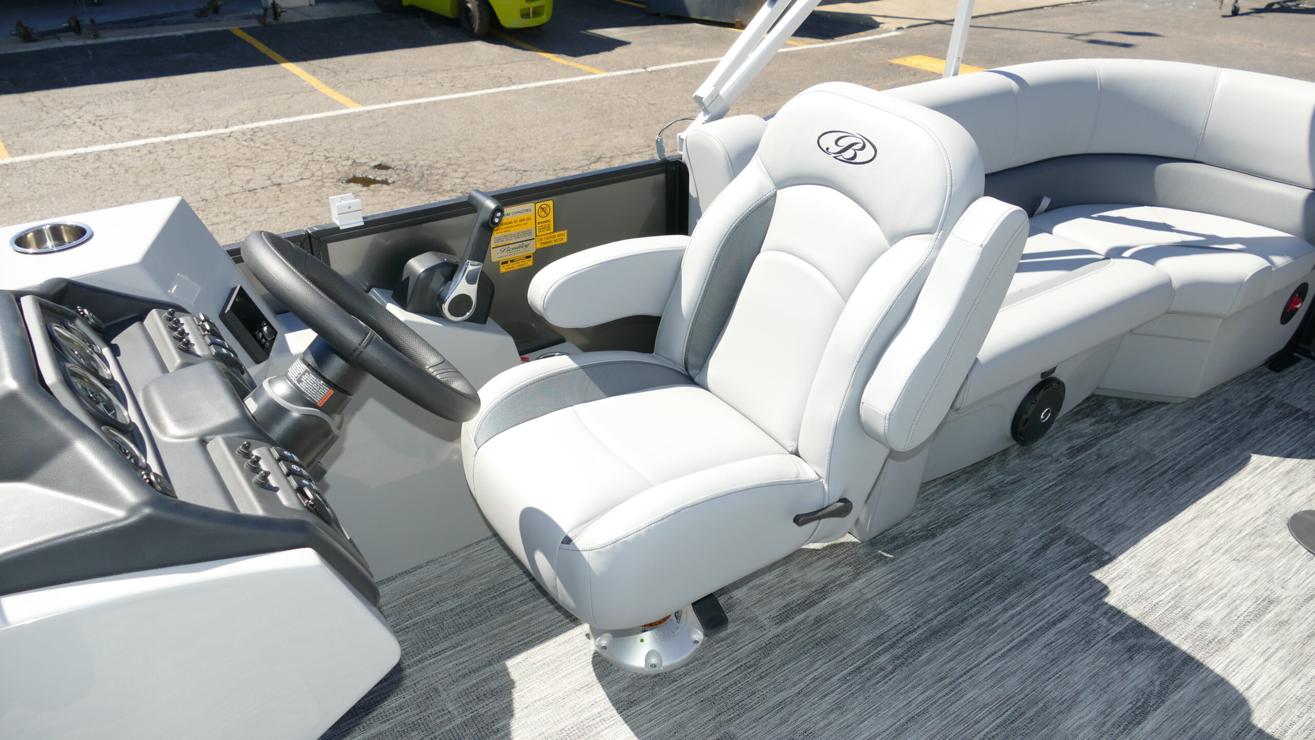 2026 Bentley Pontoons Legacy 200 Navigator - Image 18
