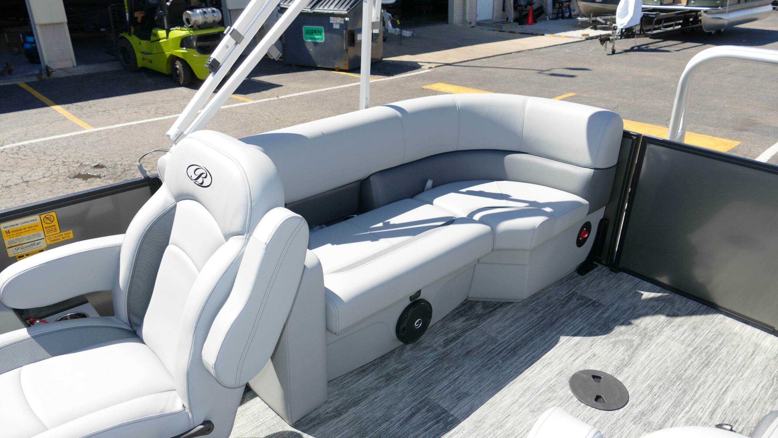 2026 Bentley Pontoons Legacy 200 Navigator - Image 20
