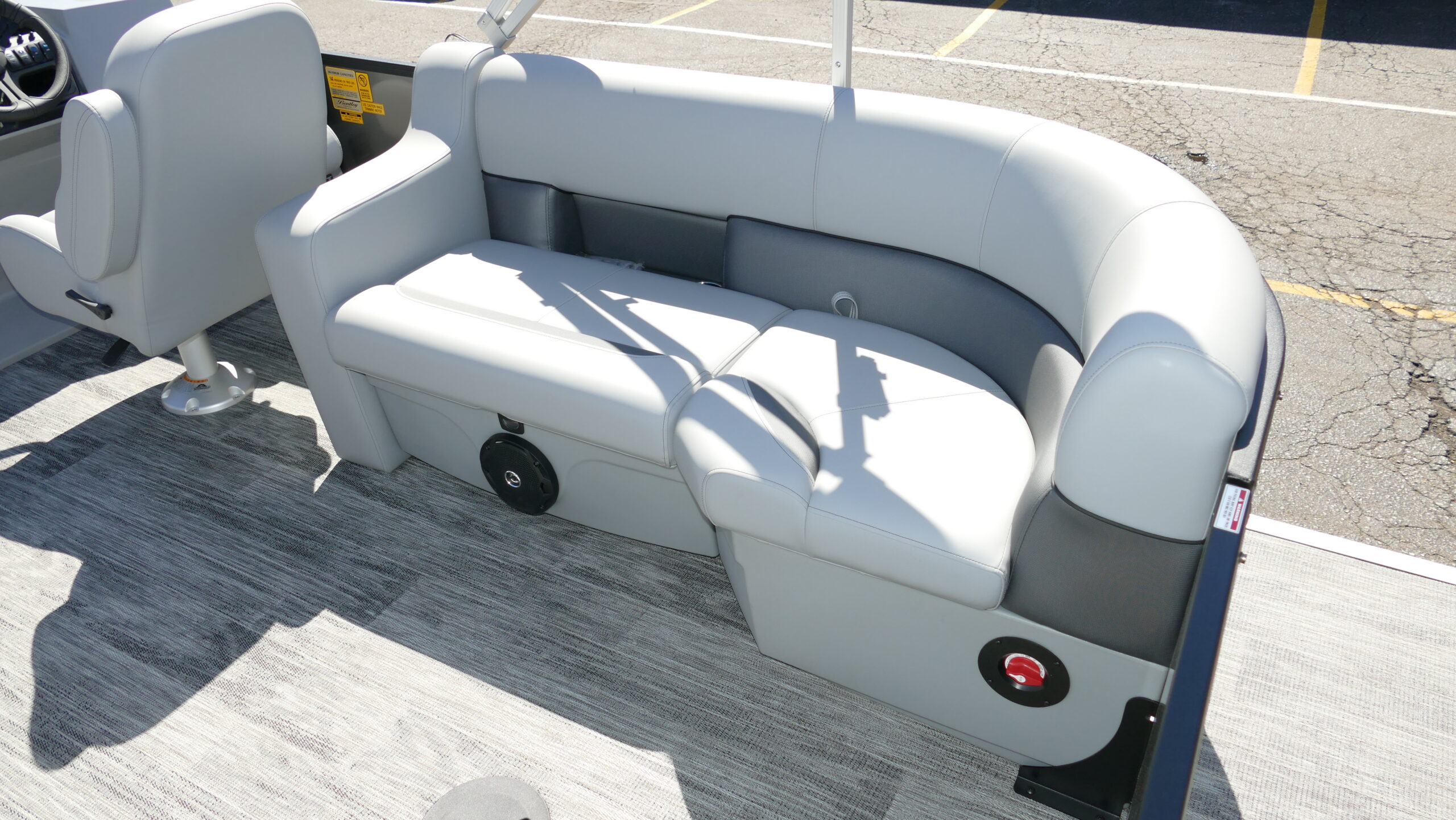 2026 Bentley Pontoons Legacy 200 Navigator - Image 21