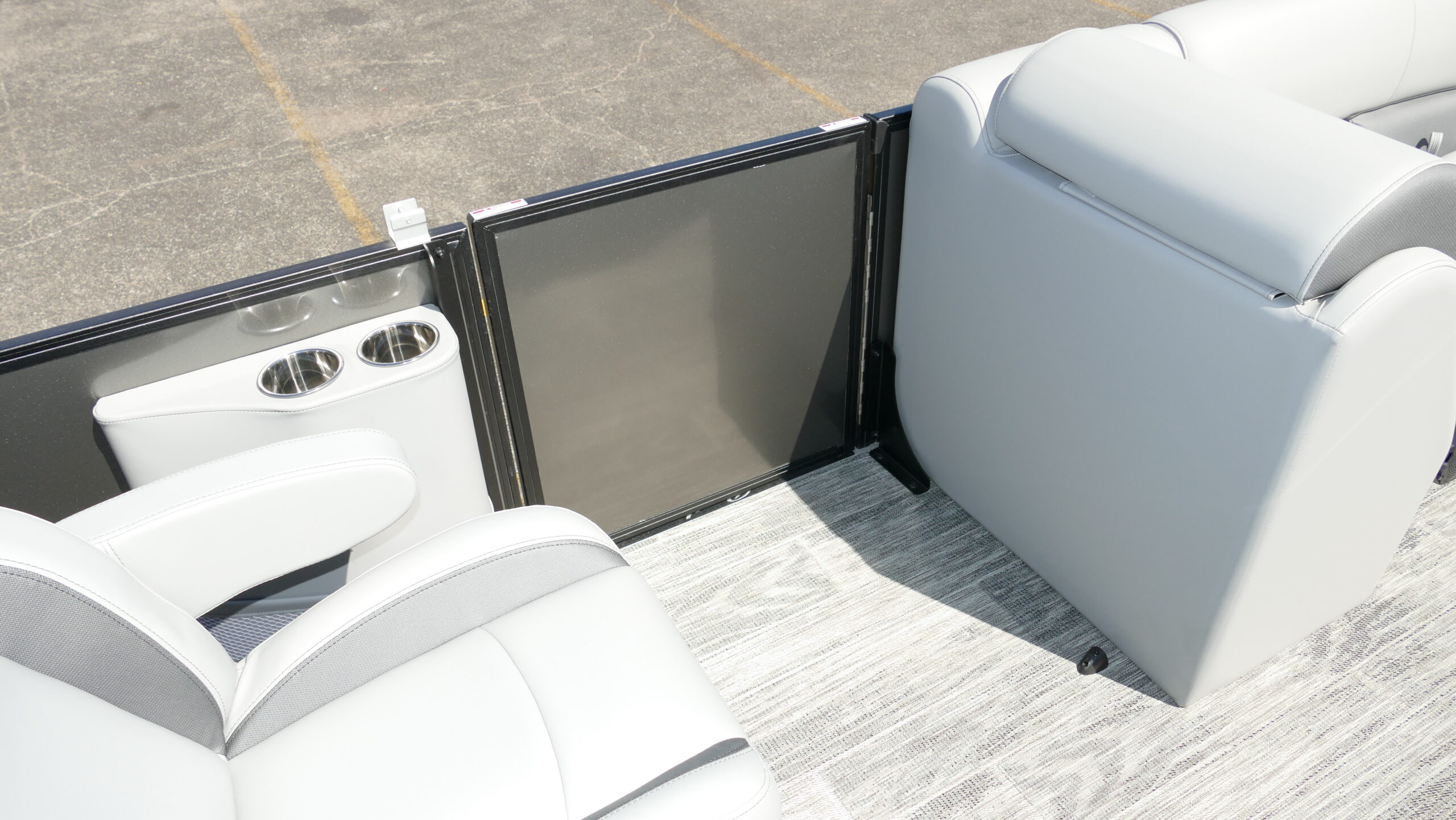 2026 Bentley Pontoons Legacy 200 Navigator - Image 28