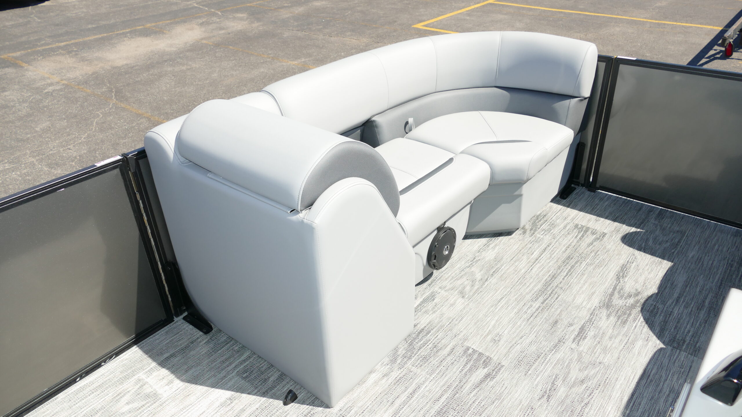 2026 Bentley Pontoons Legacy 200 Navigator - Image 29