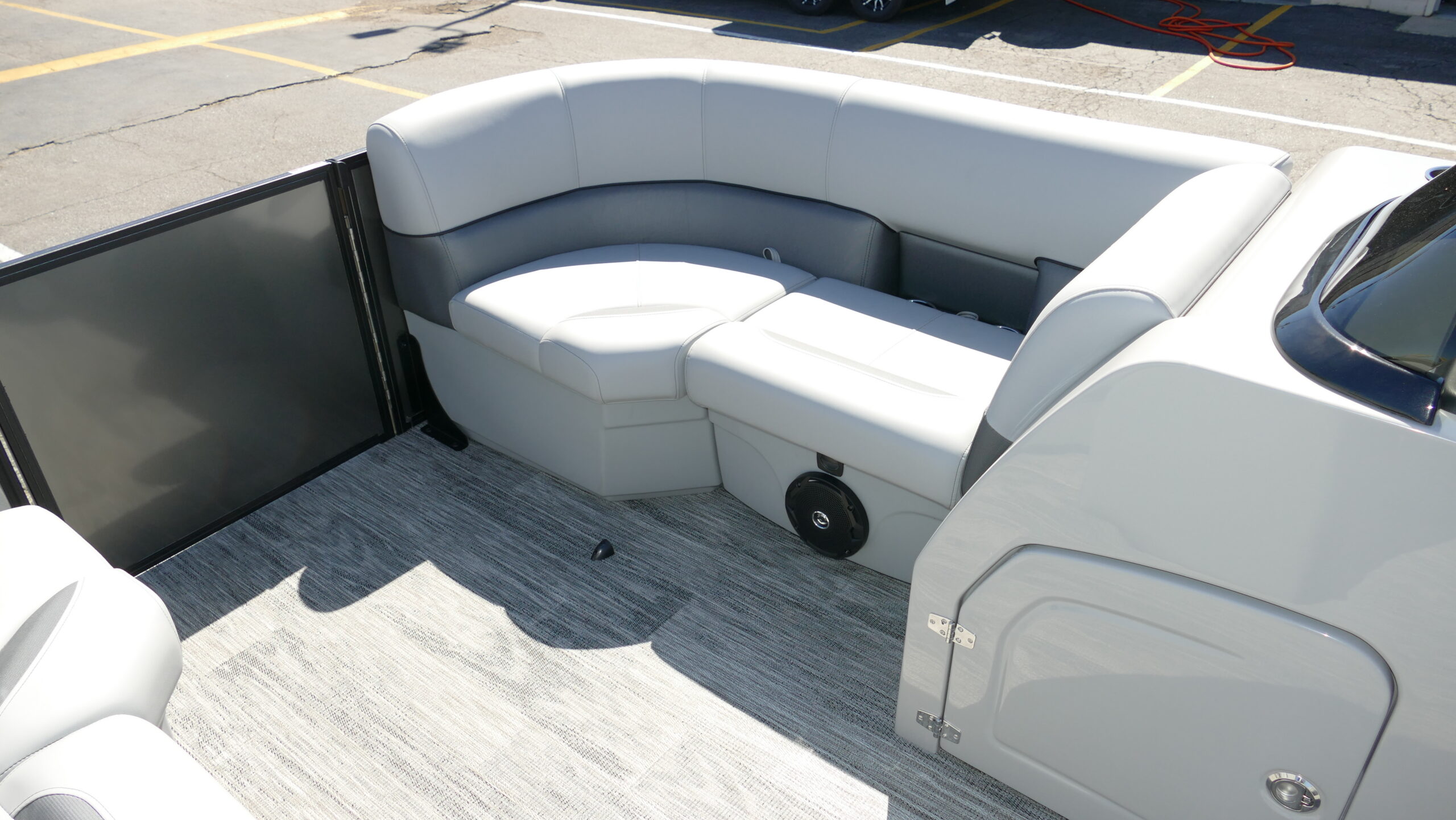 2026 Bentley Pontoons Legacy 200 Navigator - Image 31