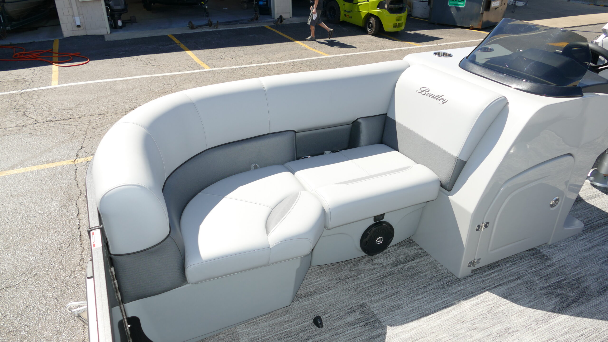 2026 Bentley Pontoons Legacy 200 Navigator - Image 32
