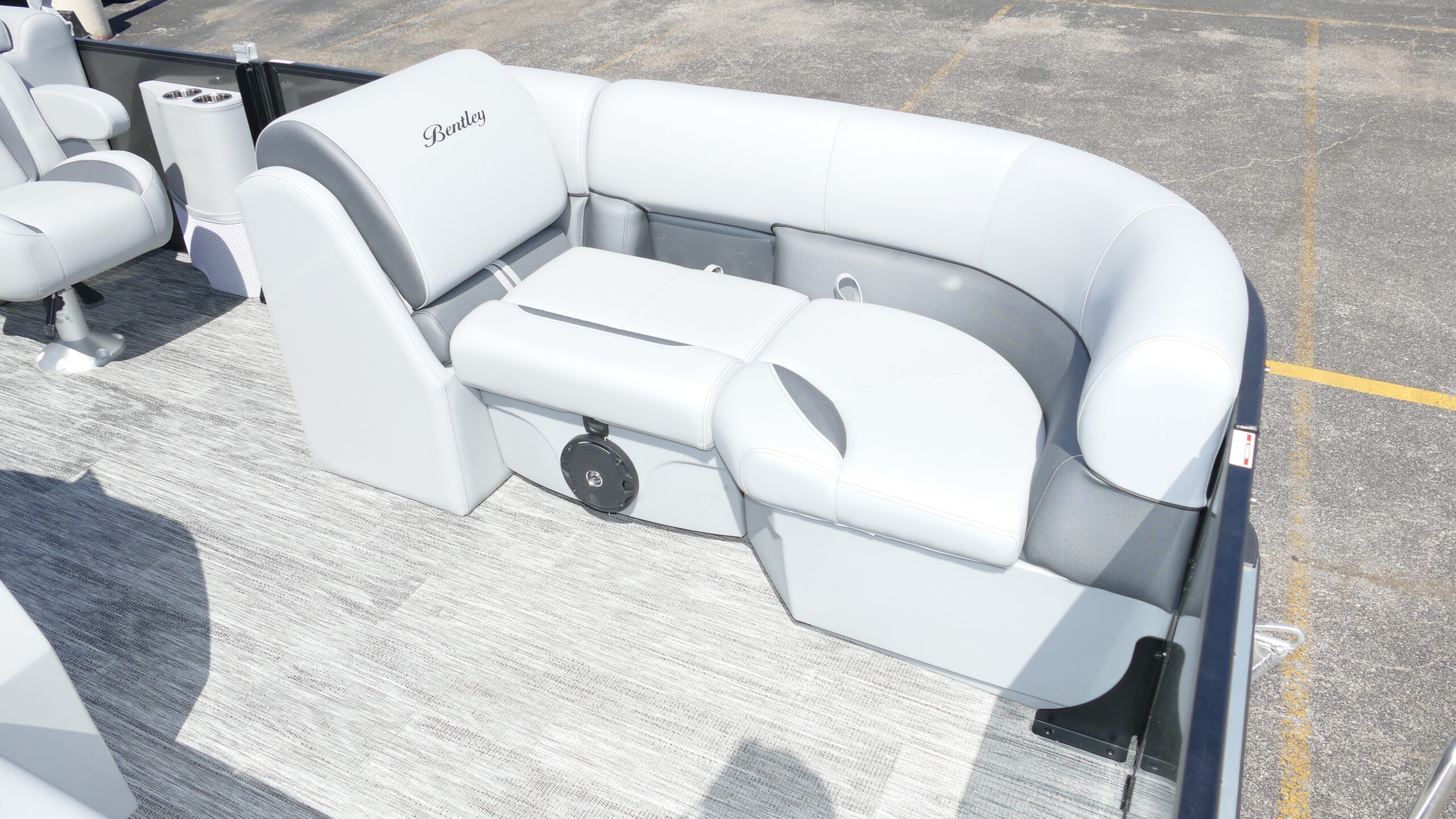 2026 Bentley Pontoons Legacy 200 Navigator - Image 30